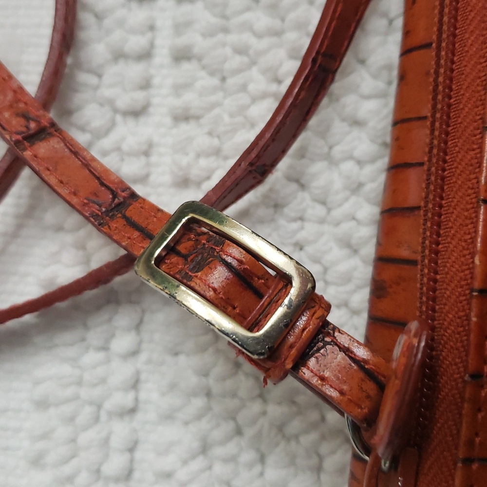 BRIGHTON ORANGE CROCODILE PATTERN CROSSBODY BAG - Picture 12 of 16